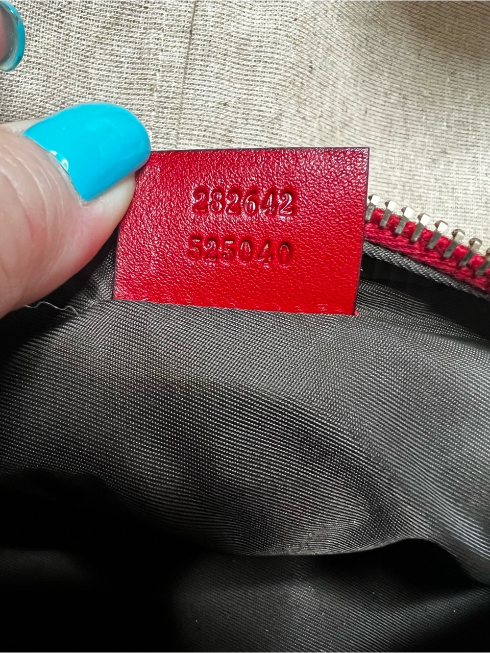 Gucci Guccissima Red Leather Bow Cosmetic Pouch 282642 - Picture 11 of 11